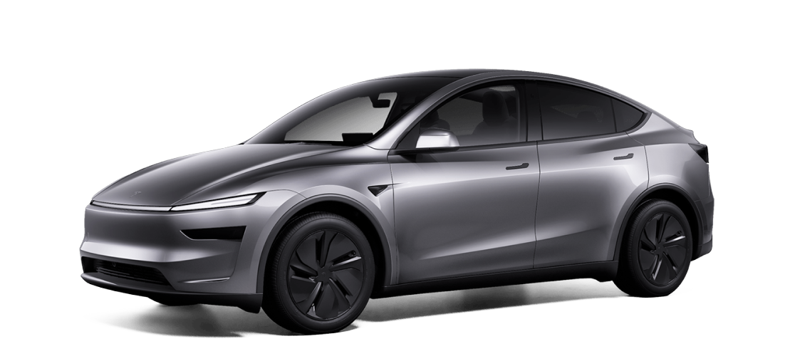 TESLA Model Y 흰색 차량 앞쪽 대각선 모습